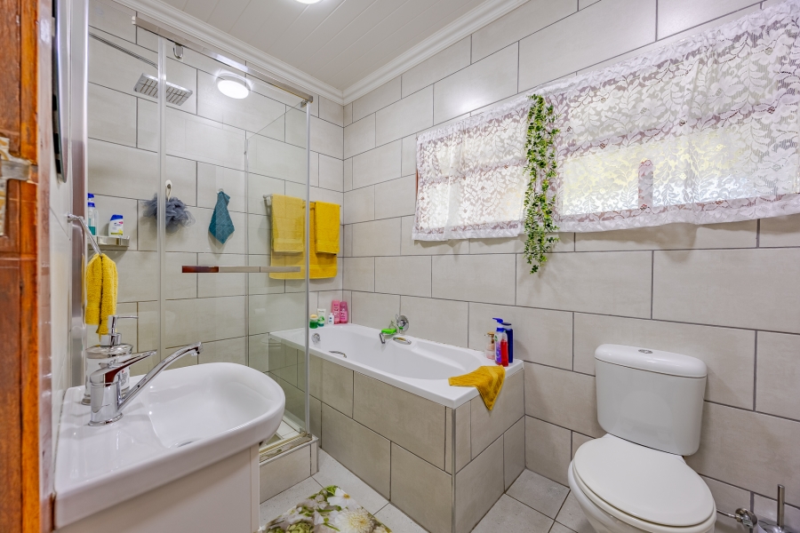 3 Bedroom Property for Sale in Bothasig Western Cape